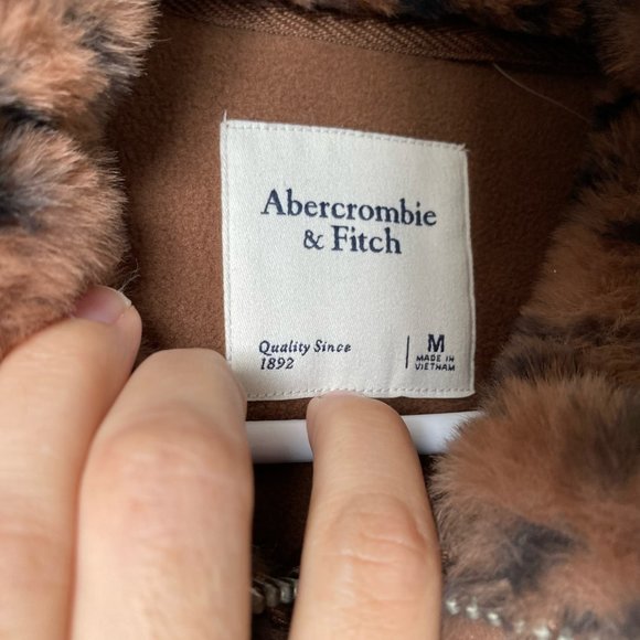 Abercromie & Fitch Size Medium Half zip Pull over - Picture 3 of 3